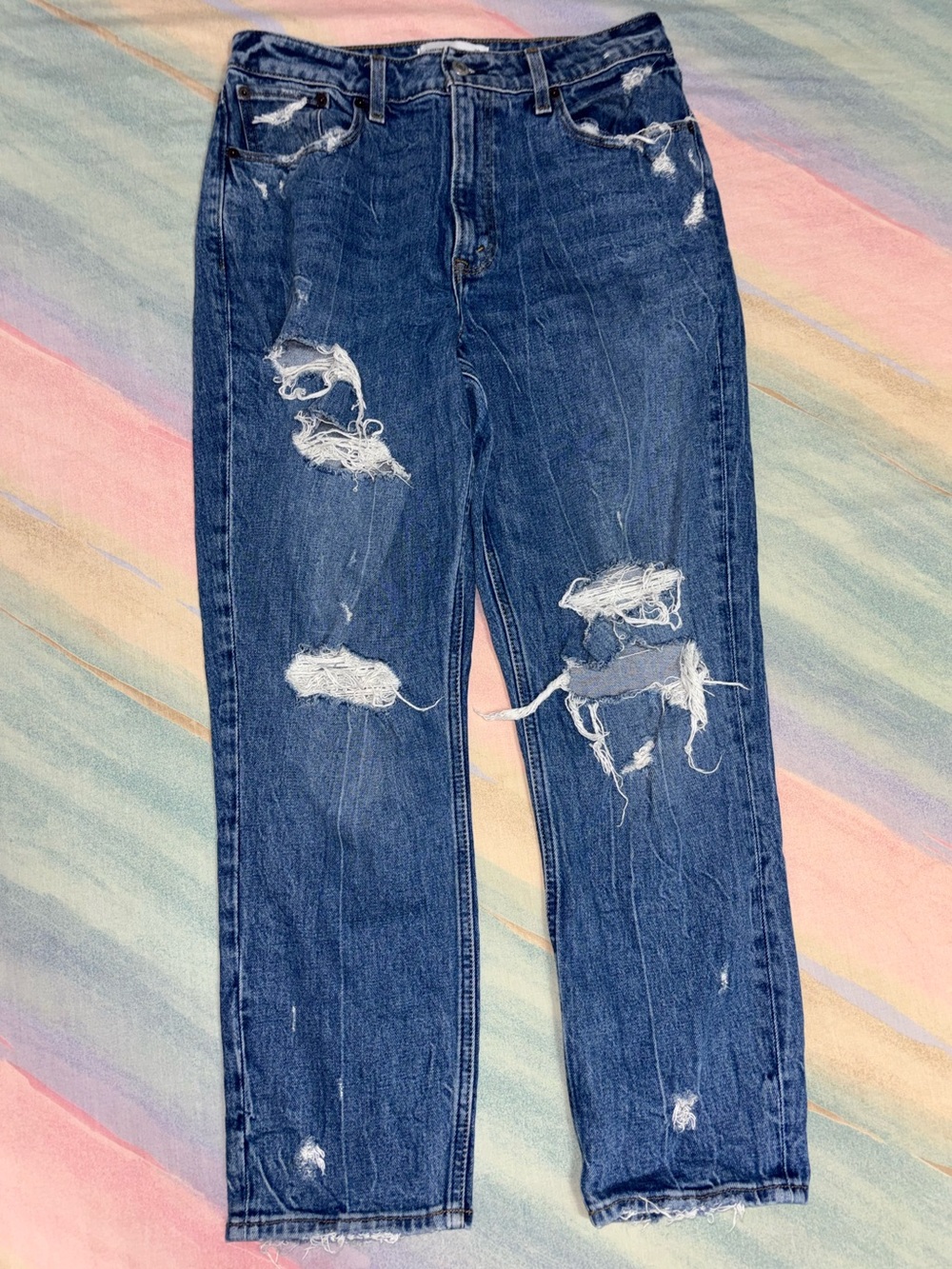 Abercrombie & Fitch High Rise Mom curve love Jeans distressed size 29 / 8 blue